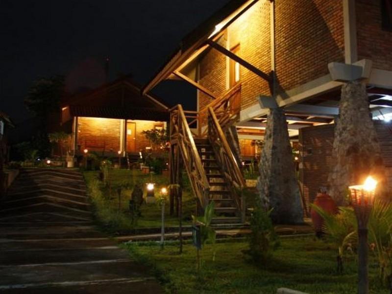Hotel Disaster Oasis Kaliurang Esterno foto