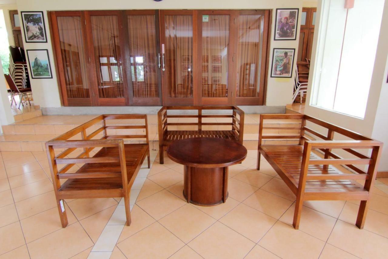 Hotel Disaster Oasis Kaliurang Esterno foto